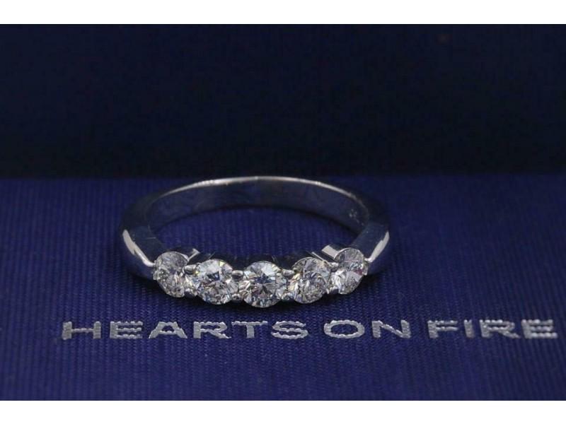 Hearts On Fire Multiplicity Love Diamond Wedding Band: Hearts On Fire Multiplicity Love Diamond Wedding Band Ring 18k White Gold 1.20ct SKU: RBJ-174322483942-E Condition: Pre-Owned Model: 174322483942-E MORE DETAILSItem Specifics:Brand: Hearts On FireLot: