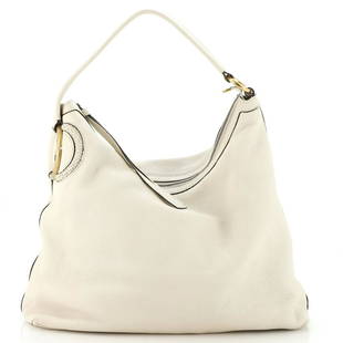 Gucci Twill Hobo Leather: Gucci Twill Hobo Leather CLAIR CODE: HB.GC.TWILH.LE Item No: 125209/142 Brand Code: 309530 527066 A013853358 SIZE AND FIT: 15"W x 12.5"H x 5"D, 6" handle drop Exterior Color: Neutral 