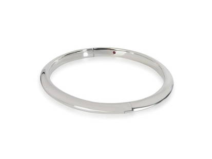 Roberto Coin Classic Knife Edged Bangle In 18K White Gold: Roberto Coin Classic Knife Edged Bangle In 18K White Gold SKU: RBJ255352000250-E Brand: Roberto Coin Condition: Pre-Owned Metal: White Gold Model: 255352000250-E Note: All Sales are