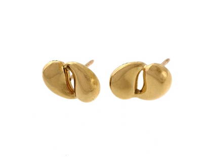 Vintage Tiffany & Co Double Tear Drop 18k Yellow Gold Earrings: Vintage Tiffany & Co Double Tear Drop 18k Yellow Gold Earrings SKU: RBJ350-163-881-01C9A Brand: Tiffany & Co. Condition: Pre-Owned Metal: Yellow Gold Note: All Sales are final. Need