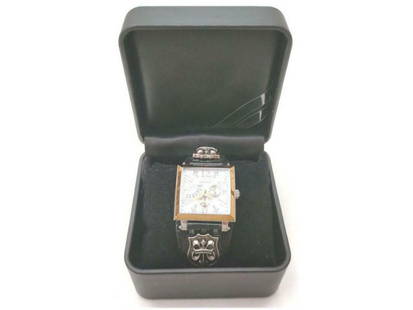 VOLTAGE Vo-117 Chronograph Watch: VOLTAGE Vo-117 Chronograph Watch SKU: RBJ174757063773-E Condition: Pre-Owned Model: VOLTAGE Note: All Sales are final. Need more pics? Please do not hesitate to ask if you have any