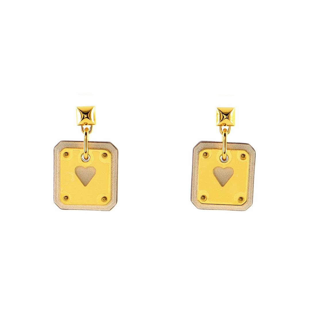 Hermes As de Coeur Drop Earrings Metal and Leather Small: Hermes As de Coeur Drop Earrings Metal and Leather Small Exterior Color: Gold, White Collateral: Protective Case, Signed Box Material: Leather, Metal RBJ CODE: EG.HM.AORS.MTLE.SM Item N