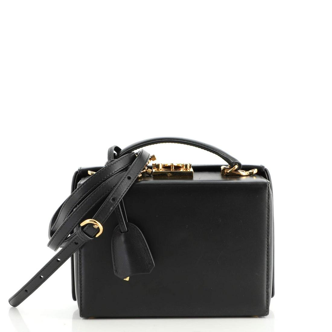 Grace Box Bag Leather Small Mark Cross: Grace Box Bag Leather Small Mark Cross Exterior Color: Black Interior Color: Red Exterior Material: Leather Interior Material: Leather Hardware Color: Gold Accessories: Clochette, Keys, Dust bag,