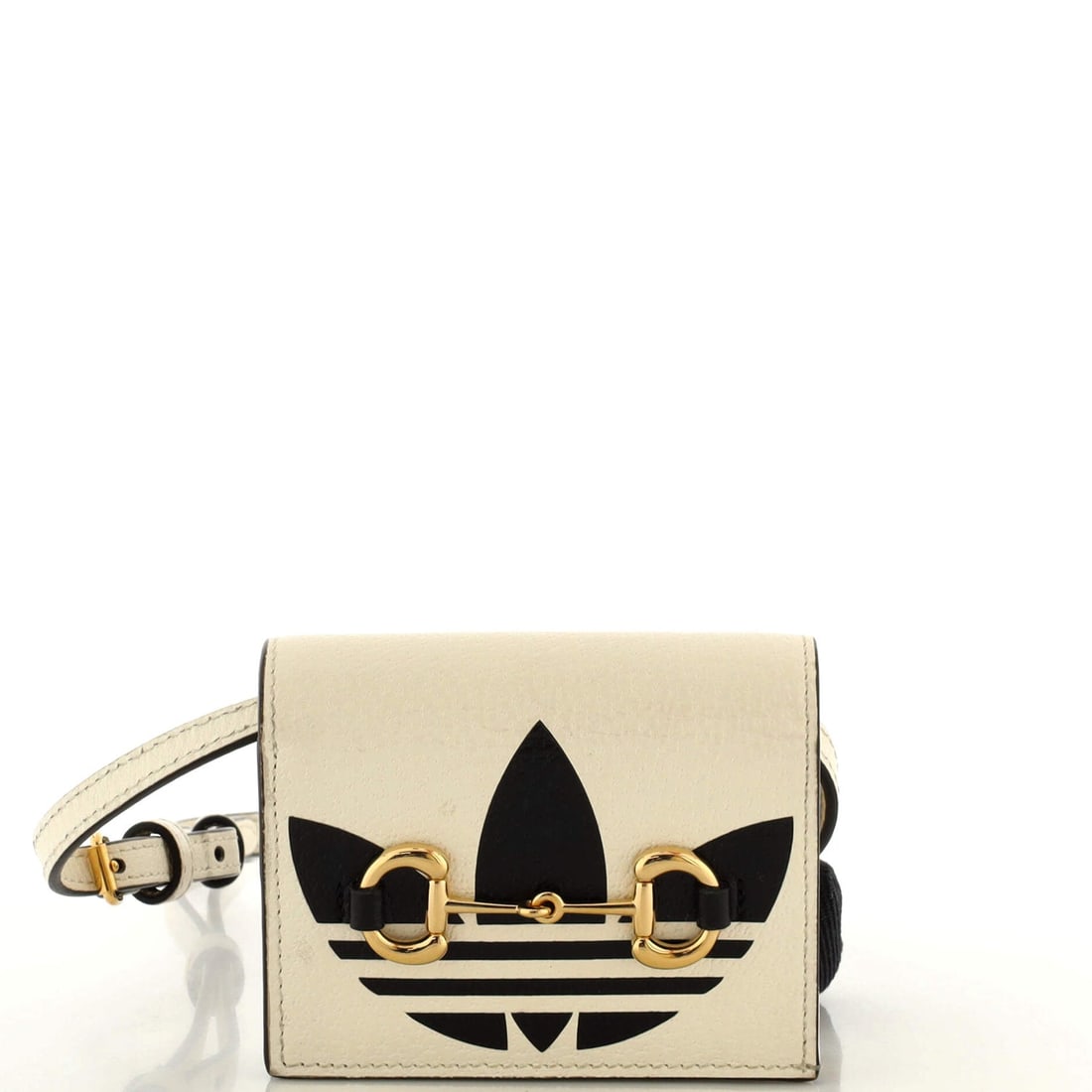 Gucci x adidas Horsebit Flap Card Case on Strap Leather: Gucci x adidas Horsebit Flap Card Case on Strap Leather Exterior Color: White Interior Color: White Exterior Material: Leather Interior Material: Leather Hardware Color: Gold Accessories: Box, Dus
