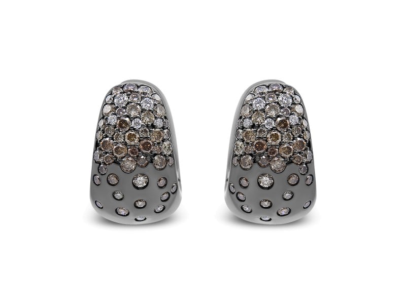 Black Rhodium Over 18K White Gold 2 1/4 Cttw Prong And Bezel Set White And Brown Diamond Huggy Hoop: Black Rhodium Over 18K White Gold 2 1/4 Cttw Prong And Bezel Set White And Brown Diamond Huggy Hoop Earring (F-G/Brown Color, VS1-VS2 Clarity) Product Code: 019443ED01 Condition: Never-Worn Metal: 18K