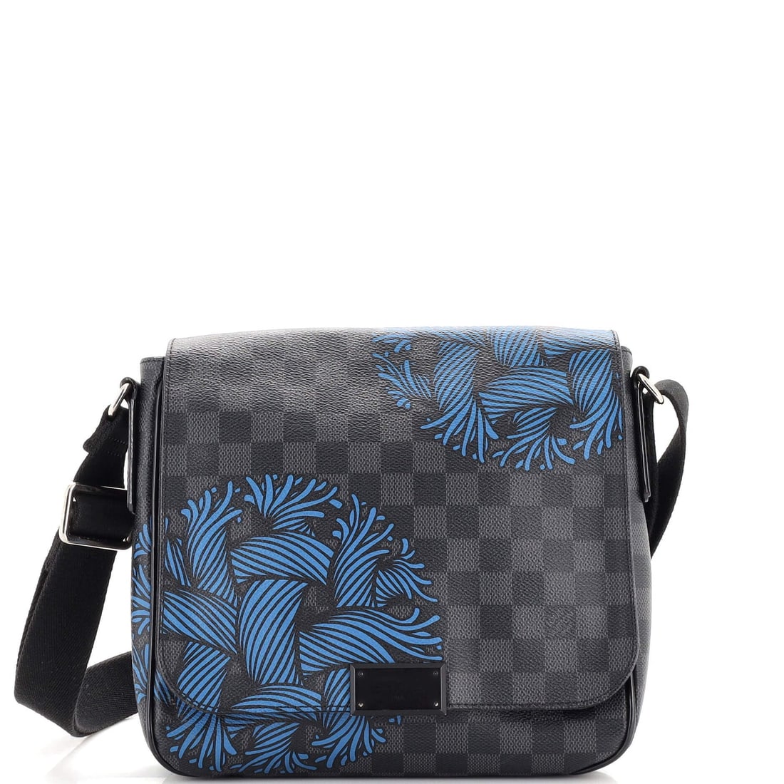 Louis Vuitton District Messenger Bag Limited Edition Nemeth Damier Graphite PM: Louis Vuitton District Messenger Bag Limited Edition Nemeth Damier Graphite PM Exterior Color: Black, Blue Interior Color: Black Exterior Material: Canvas Coated Interior Material: Canvas Plain Hardwa