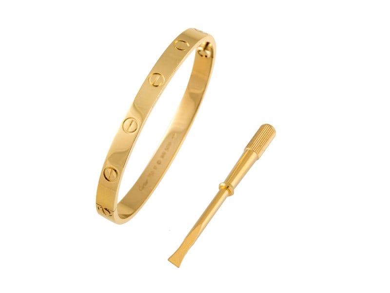Cartier Love Bracelet Yellow Gold Size 17: Cartier Love Bracelet Yellow Gold Size 17 Product Code: JCTF336WR5018TFJTF Brand: Cartier Condition: Pre-Owned Size and Fit: Size: 17cm Final Sale: THIS ITEM IS FINAL SALE AND NOT RETURNABLE. Cart