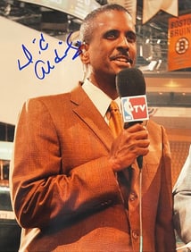 David Aldridge Autographed / Signed 8x10 Photo