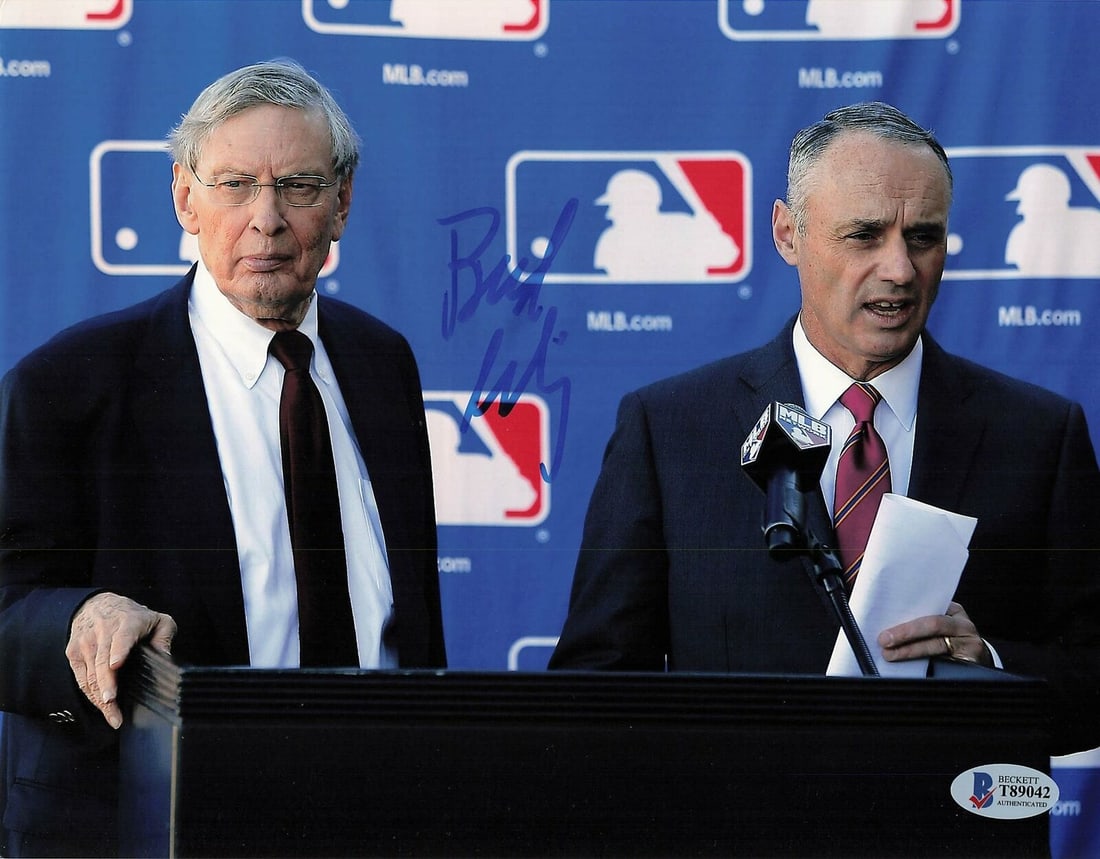 Allan Bud Selig signed 8x10: Allan Bud Selig signed 8x10 Photo BAS Beckett Commissioner Autographed Allan Bud Selig signed 8x10 Photo BAS Beckett Commissioner Autographed SKU no: 7258311229528