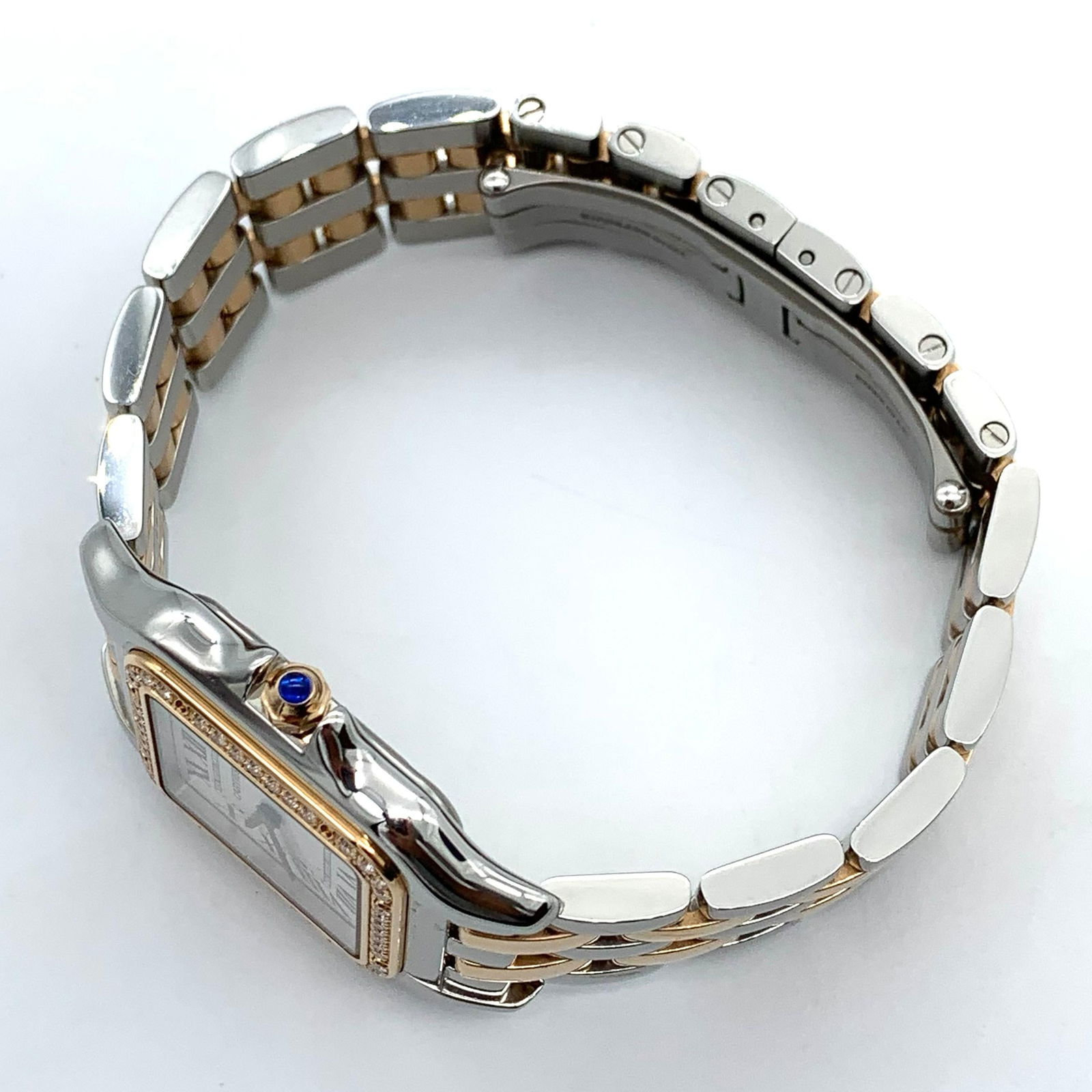 Cartier Panthere: Cartier Panthere Brand: Cartier Design: Panthere Watch Panthere Collection Case Material: 18k Gold Stone: Diamond Stone Cut: Round Cut Strap Material: Gold Case Shape: Square Mov