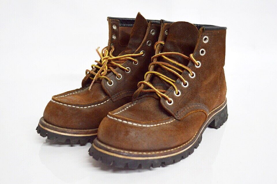 RED WING 6inch MOC TOE BOOTS: RED WING 6inch MOC TOE BOOTS 8878 25cm MOC TOE BOOTS Work Condition: Pre-owned Brand: RED WING Country: Japan SN: MOR_0820 Department: NA Type: Boot Character: Boots US Shoe Size