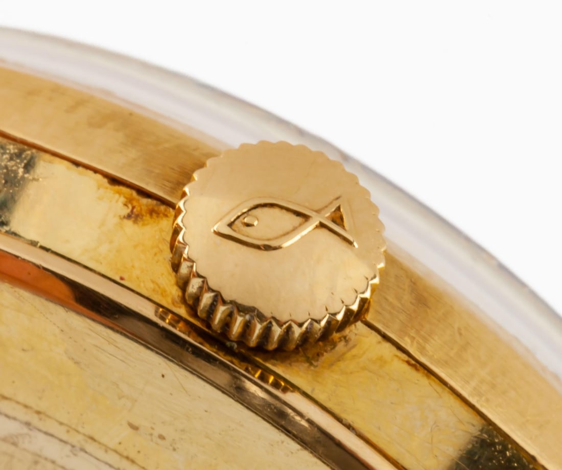 IWC Schaffhausen 18k Yellow Gold Automatic: IWC Schaffhausen 18k Yellow Gold Automatic Watch & Date w/ Original Box R810A Brand: IWC Case Material: 18k Gold, Yellow Gold Weight: 44 g Strap Material: Leather Case Shape: Round Movement: Autom