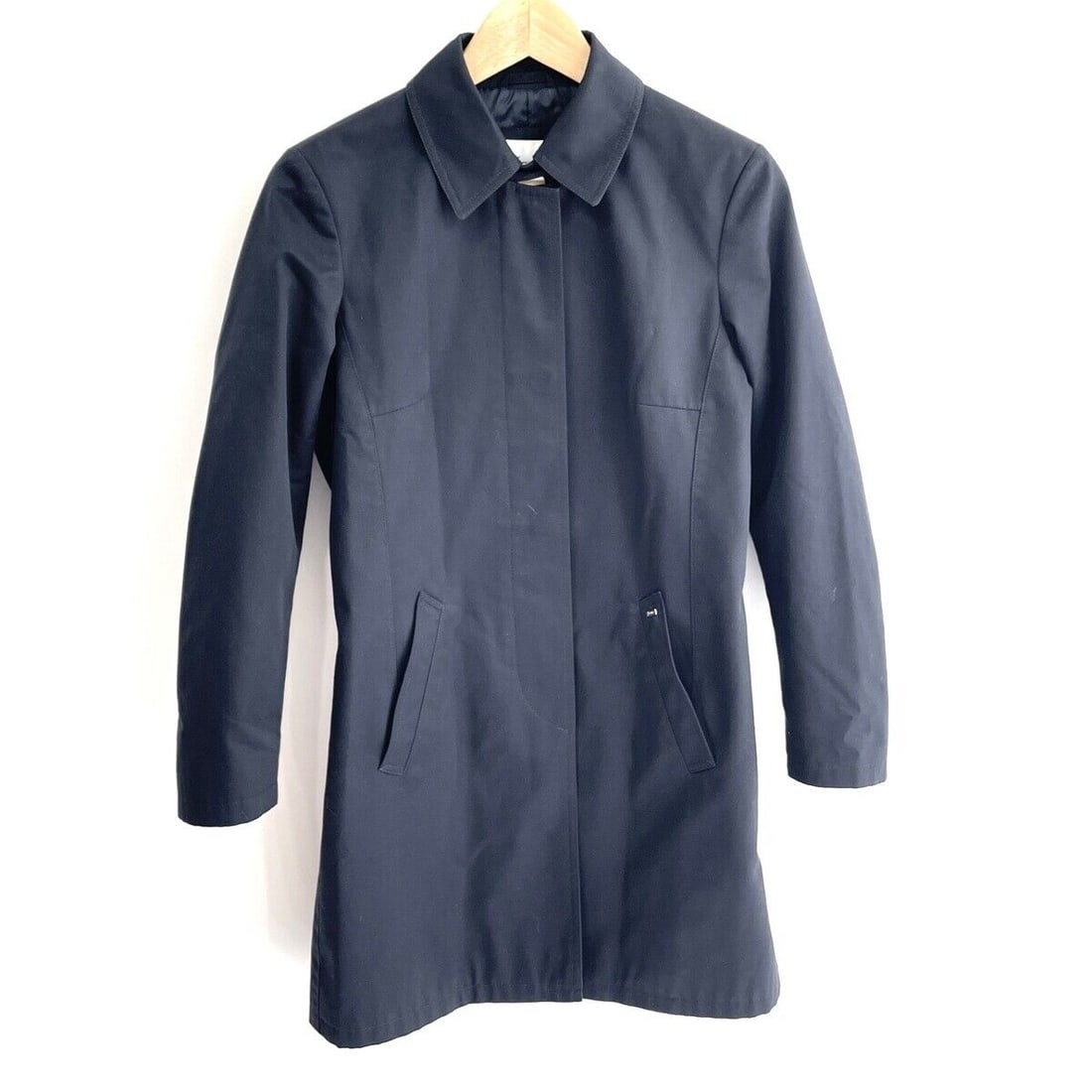 Auth HERNO - Dark Navy: Auth HERNO - Dark Navy Coat Condition: Pre-owned Brand: HERNO Style: Coat Color: Dark Navy Outer Shell Material: Please see the photo of the quality tag Accessories: None ConditionRank: 6