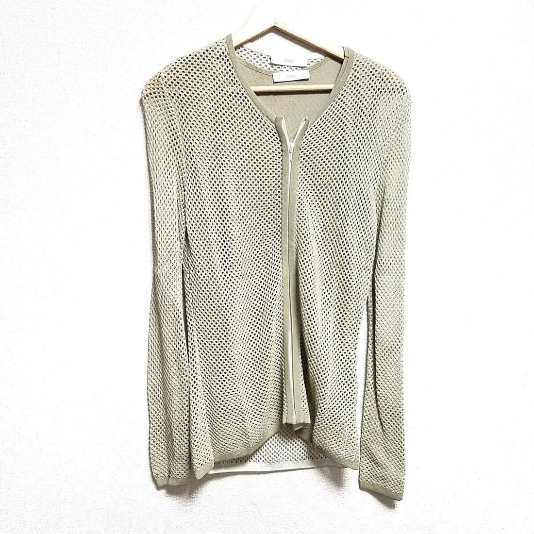 Auth HERNO - Beige Tops: Auth HERNO - Beige Tops Ensemble Condition: Pre-owned Brand: HERNO Style: Tops Ensemble Color: Beige Material: Please see the photo of the quality tag ConditionRank: 6 Department: <br