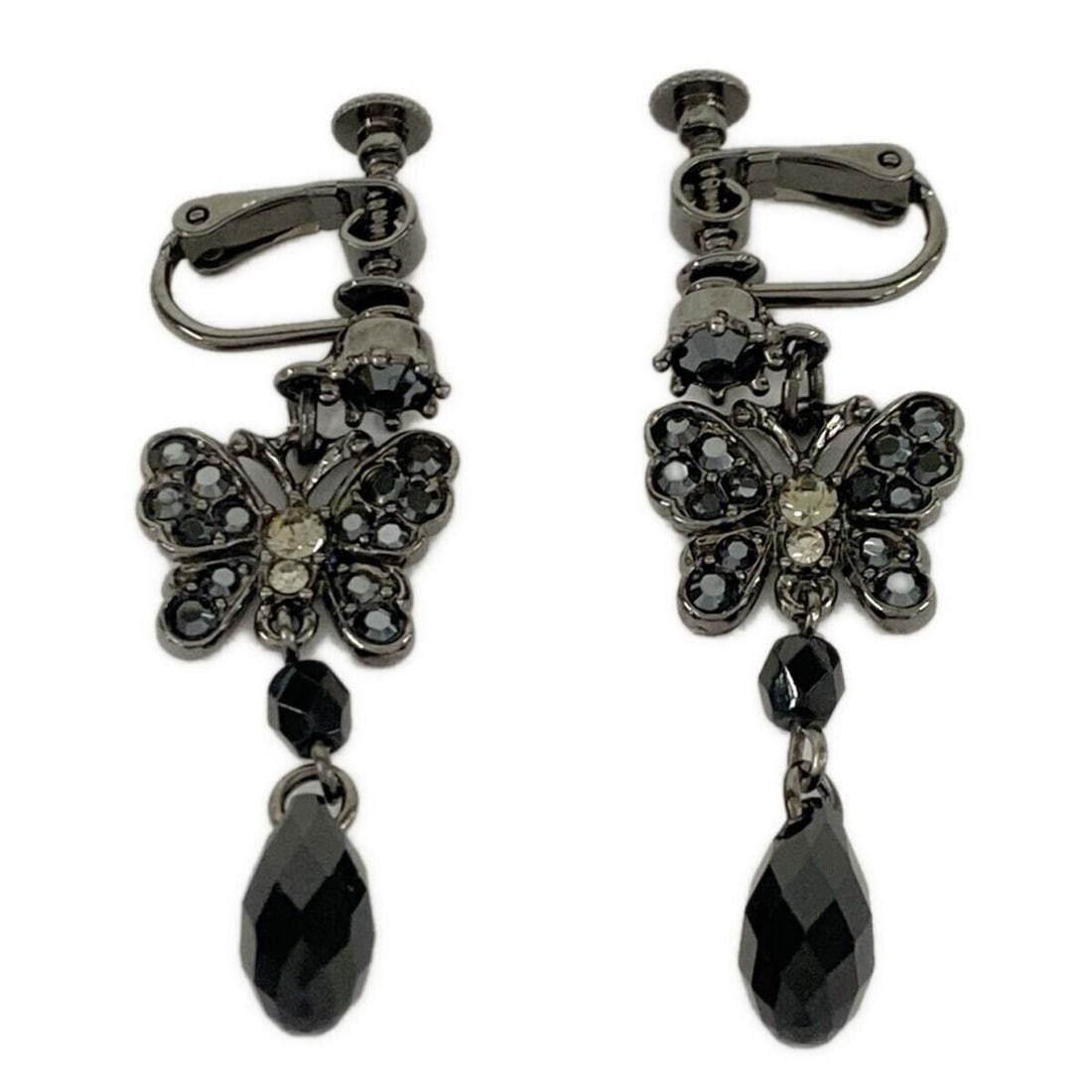 Auth ANNA SUI - Silver Black: Auth ANNA SUI - Silver Black Hardware Rhinestones Clip On Earrings Condition: Pre-owned Brand: ANNA SUI Style: Clip On Earrings Color: Silver, Black Material: Hardware, Rhinestones Accessories: Ca