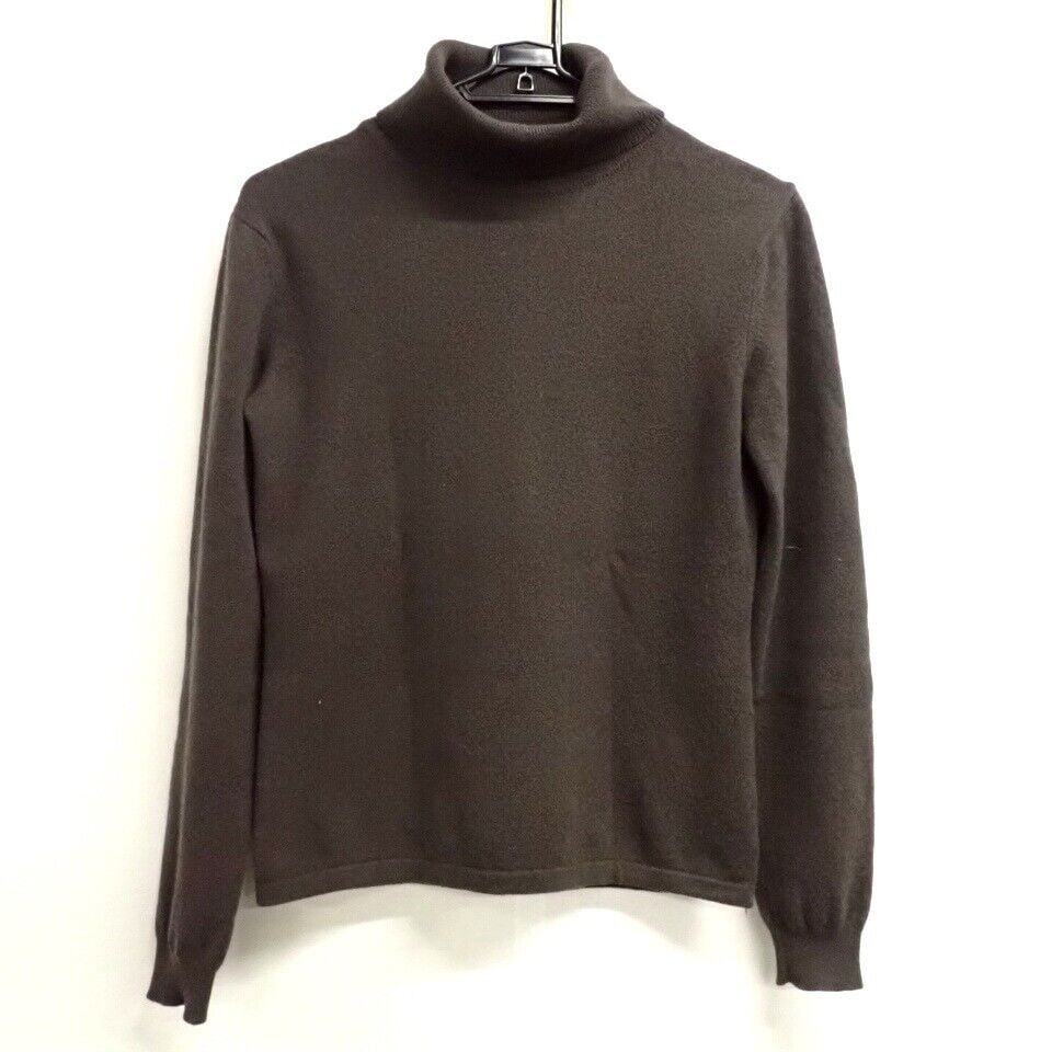 Auth Max Mara WEEKEND - Dark: Auth Max Mara WEEKEND - Dark Brown Sweater Condition: Pre-owned Brand: Max Mara WEEKEND Style: Sweater Color: Dark Brown Material: Please see the photo of the quality tag Accessories: None <br