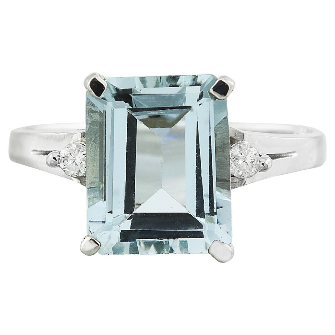 Beautiful Aquamarine Diamond Ring 14K White Gold: Beautiful Aquamarine Diamond Ring 14K White Gold Ring Size: 7 US, Resizable Metal: 14k Gold, White Gold Stone: Aquamarine, Diamond Stone Cut: Emerald Cut Weight: 2.26 ct Style: Modern Place of Origin: