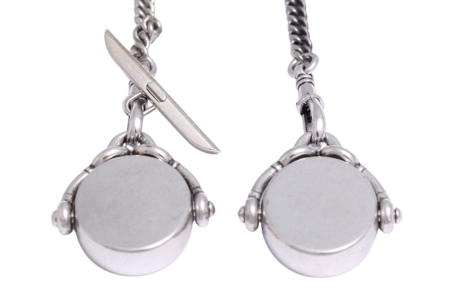 Tom Ford Apple Pocket Watch Chain,: Tom Ford Apple Pocket Watch Chain, A must have Brand: Tom Ford Case Material: Stainless Steel Weight: 78.9 g Style: Modern Place of Origin: United States Period: 21st Century Date of Manu