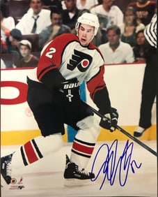 Simone Gagne 8x10 Philadelphia Flyers Autographed