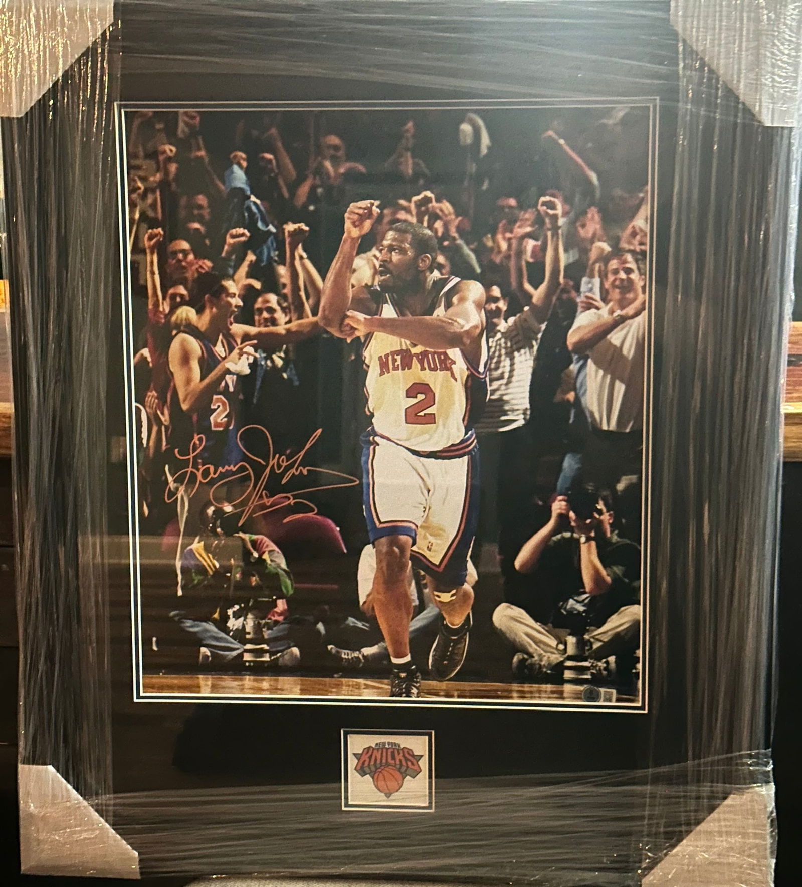 larry johnson signed framed 16x20 photo: larry johnson signed framed 16x20 photo Larry Johnson signed framed 16x20 photo Guidelines for Bidding We recommend for all bidders to review the LiveAuctioneers bidding FAQ to learn about the auction