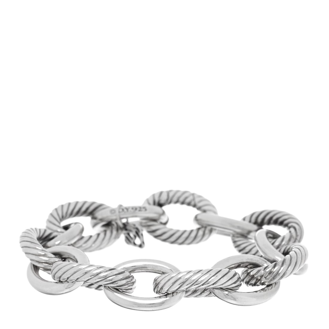 David Yurman Sterling Silver 17mm Extra Large Oval Link Bracelet: David Yurman Sterling Silver 17mm Extra Large Oval Link Bracelet Brand: DAVID YURMAN Condition: Shows Wear Condition Details: Hardware: Scratch(es), , Due to grading limitations imposed by mounted sto