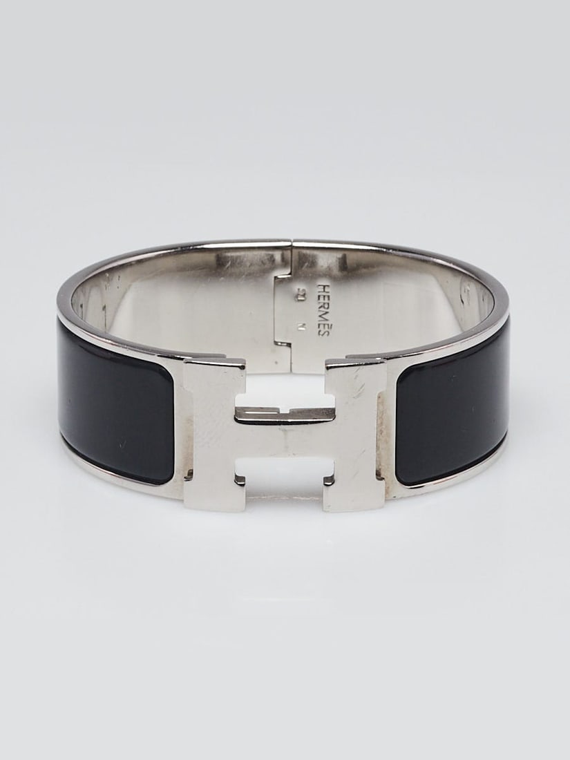 Hermes Black Enamel Palladium Plated Clic-Clac: Hermes Black Enamel Palladium Plated Clic-Clac H PM Wide Bracelet Overall Condition: Gently used Designer: Hermes Material: Metal and enamel Size: PM Includes: Box Origin: France SKU no: