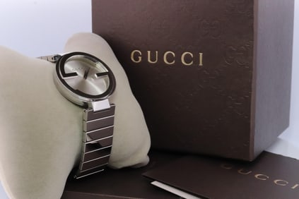 Vintage GUCCI Quartz 133.3 Watch. Gucci
