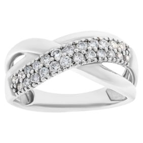 Stunning diamond crisscrossed ring in 14k