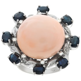 Coral ring in 18k white gold