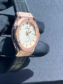 Hublot Classic Fusion 42mm King Gold