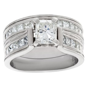 Diamond engagement ring set in 14k