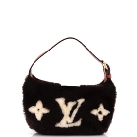 Louis Vuitton Hills Pochette Monogram Giant