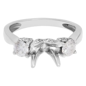 Diamond setting with 2 side diamonds