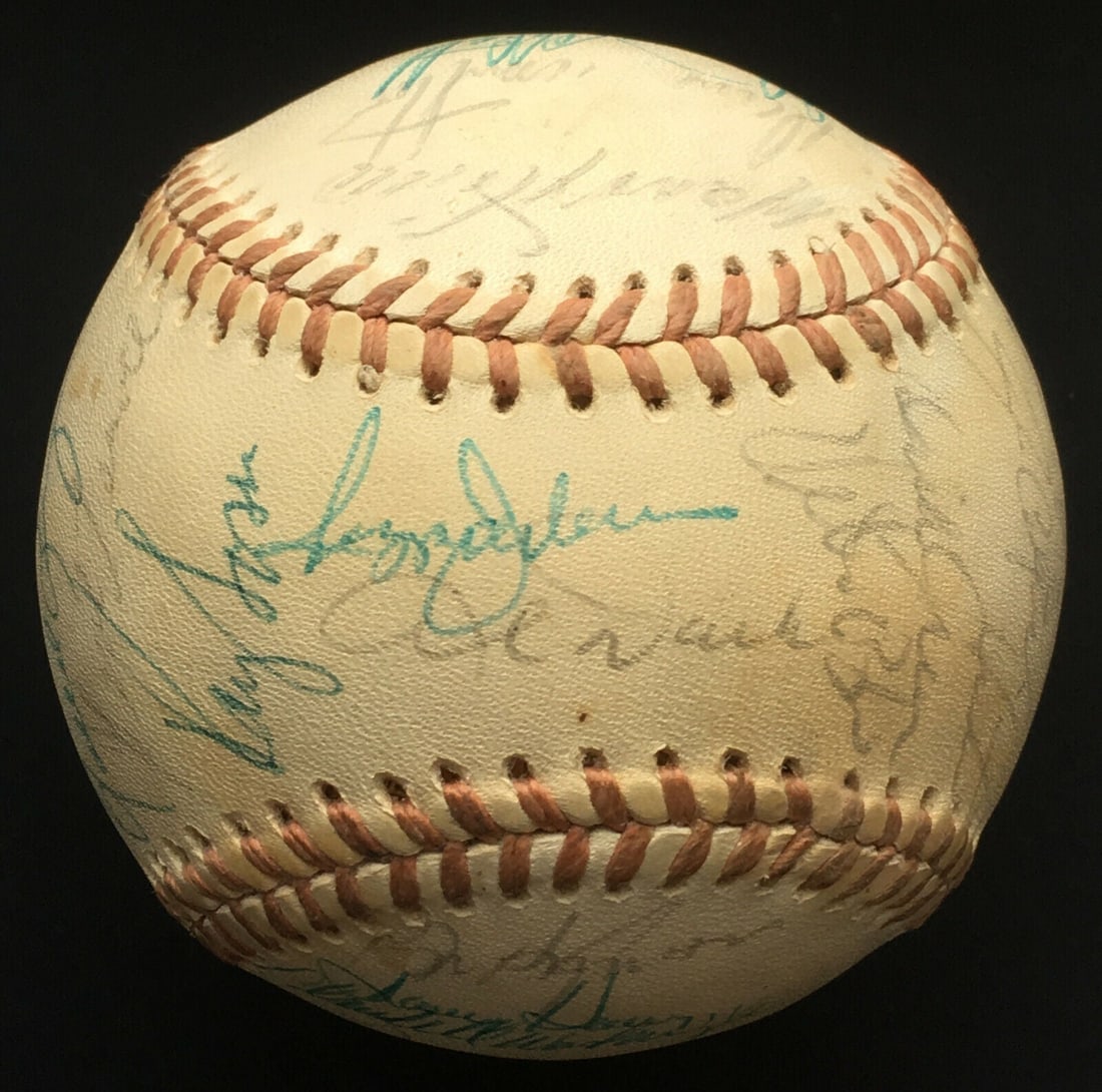 1974 A's Athletics WS team signed: 1974 A's Athletics WS team signed Baseball 31 auto Reggie Jackson Fingers JSA 1974 A's Athletics WS team signed Baseball 31 auto Reggie Jackson Fingers JSA SKU no: RBJ7259284668504 Guidelines for Bidd
