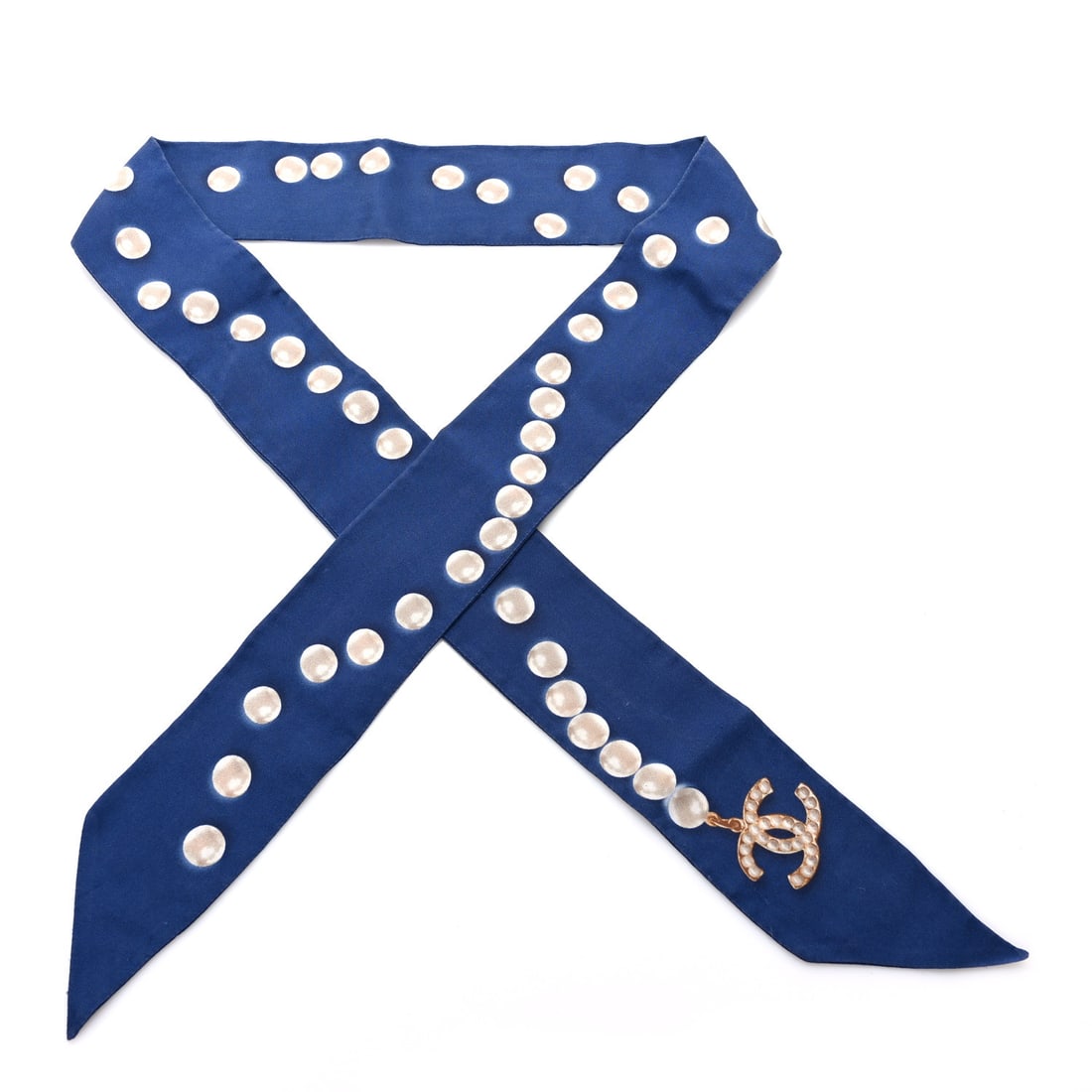 Chanel Silk Pearl CC Slim Bandeau: Chanel Silk Pearl CC Slim Bandeau Scarf Navy Brand: CHANEL Condition: Shows Wear Condition Details: Other: Run(s), snag(s), Exterior: Surface wear, , Box Length: 47 in Width: 2 in SKU no: RBJ15282