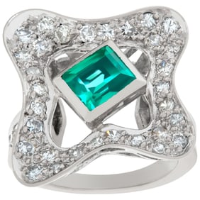 18k white gold ring with diamonds