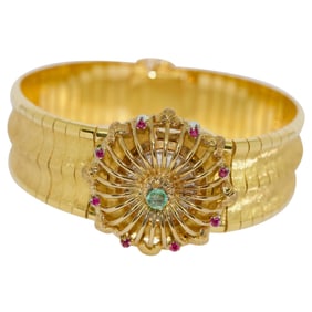 Massive Ladies Wristwatch, Bracelet, 18 Karat