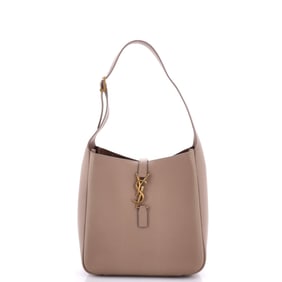 Saint Laurent Le 5 a 7