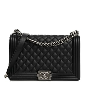Chanel Caviar Quilted New Medium Boy