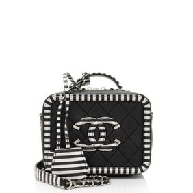 Chanel Caviar Leather CC Filigree Small