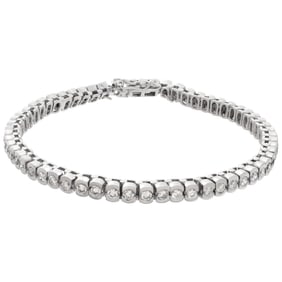 Diamond tennis bracelet in platinum with
