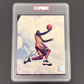 kobe bryant signed photo encapsulated PSA/DNA
