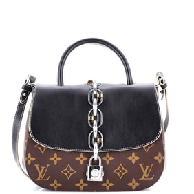 Louis Vuitton Chain It Handbag Monogram