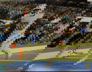 tyreek hill autographed/signed miami dolphins 16x20