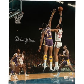 kareem abdul-jabbar autographed milwaukee bucks 16x20