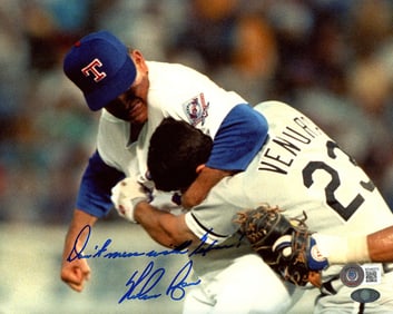 NOLAN RYAN AUTO 8X10 PHOTO RANGERS