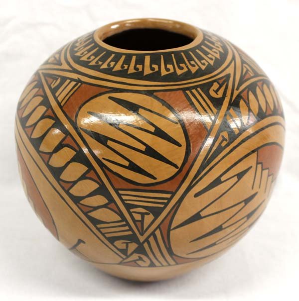 Mata Ortiz Polychrome Pot by Graciola Sandoval (1 of 4)