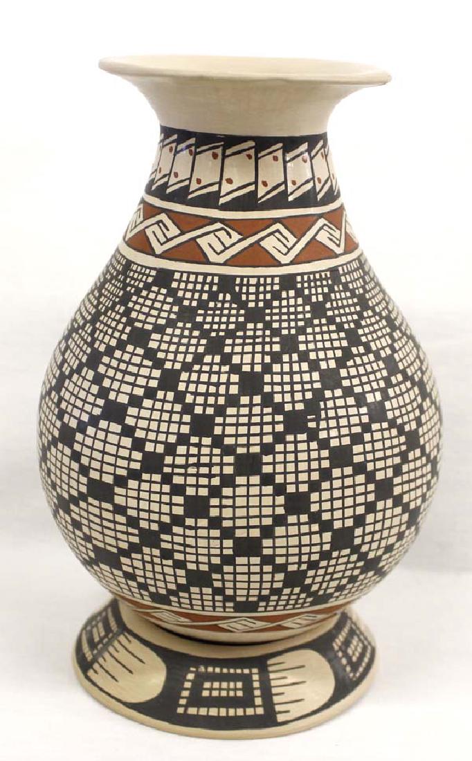 Mexican Mata Ortiz Jar by Paty Ortiz. (1 of 4)