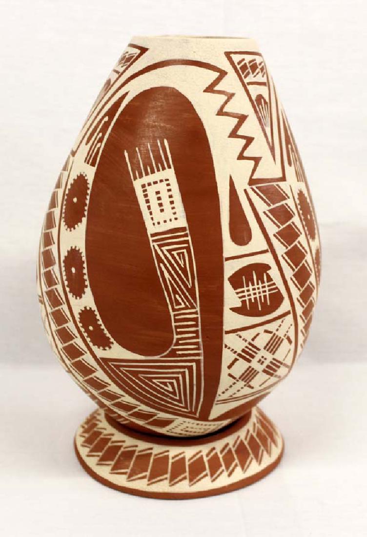 Mexican Mata Ortiz Pottery Jar with Matching Stand (1 of 5)