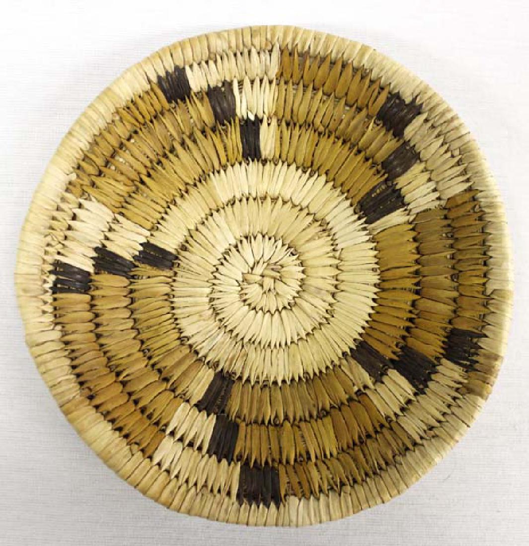 Native American Hopi Basketry Tray (1 of 2)